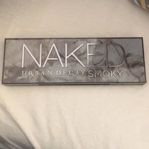 Urban Decay Naked Smoky Eyeshadow Palette